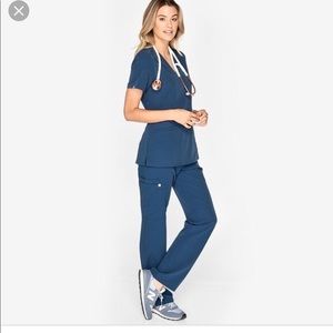 Figs dark harbor Kade cargo scrub pants - petite small